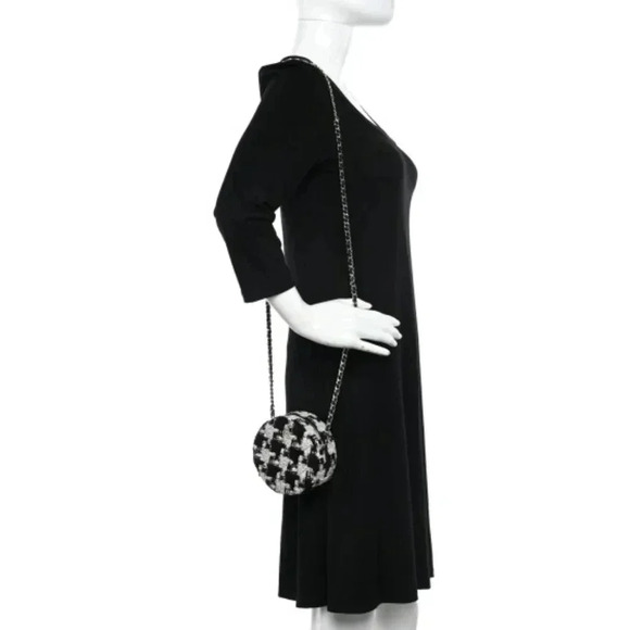 Chanel Ribbon Tweed Round Clutch with Chain - Picture 11 of 12